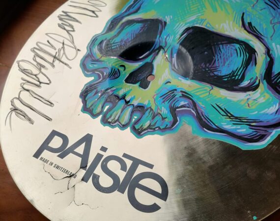 AUTOGRAPHED 18" PAISTE CRASH