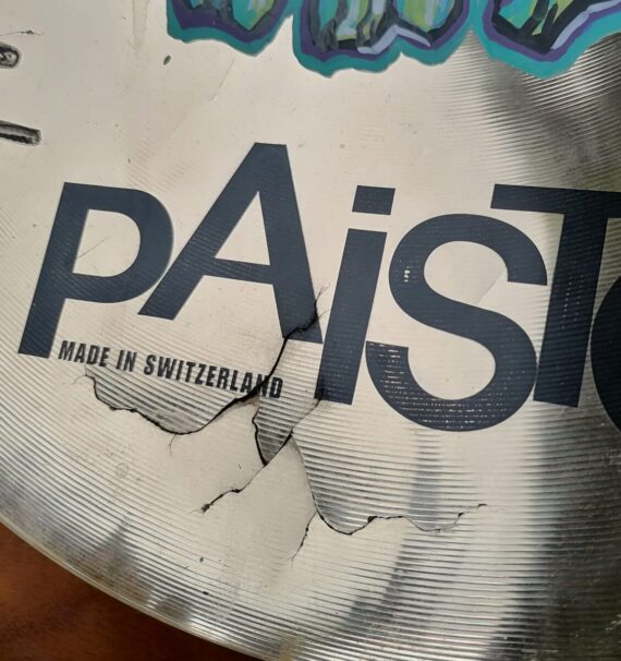 AUTOGRAPHED 18" PAISTE CRASH